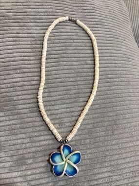 Handcrafted Bead Necklace Womens OS White Good Blue Flower Pendant Coastal Beach